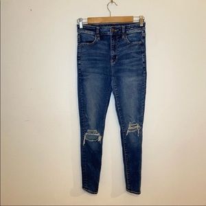 American Eagle Medium Wash Distressed Hi-Rise Jegging Jeans